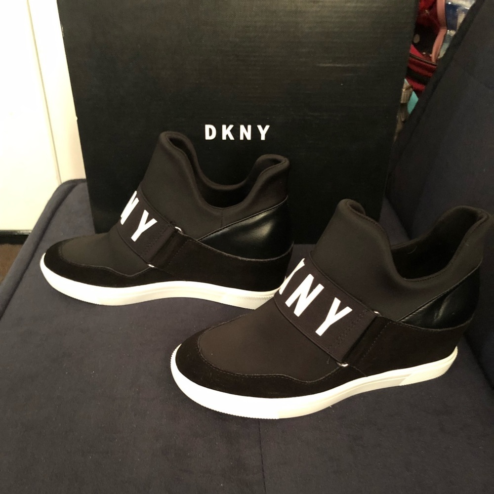 DKNY Cosmos sneaker Wedge